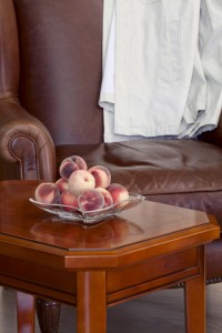 coffee table with a bowl of fruit